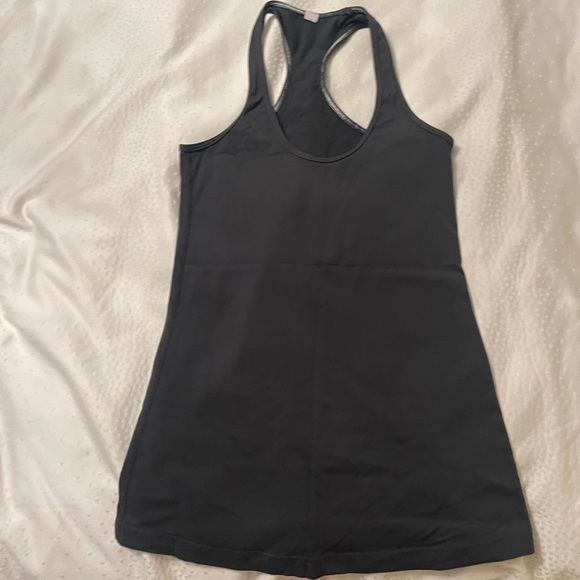 Workout top - Picture 2 of 2